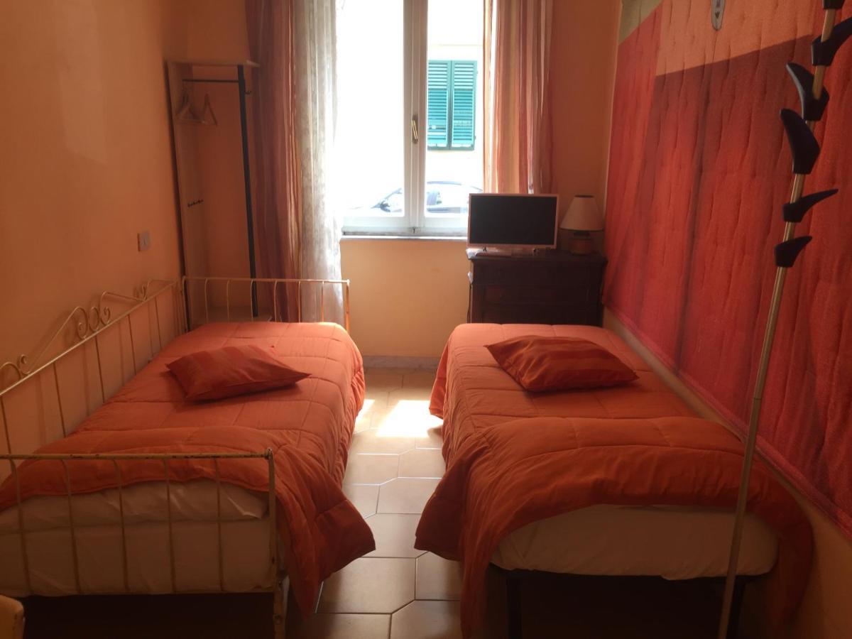 6 Keys Bed & Breakfast Pisa Exterior photo