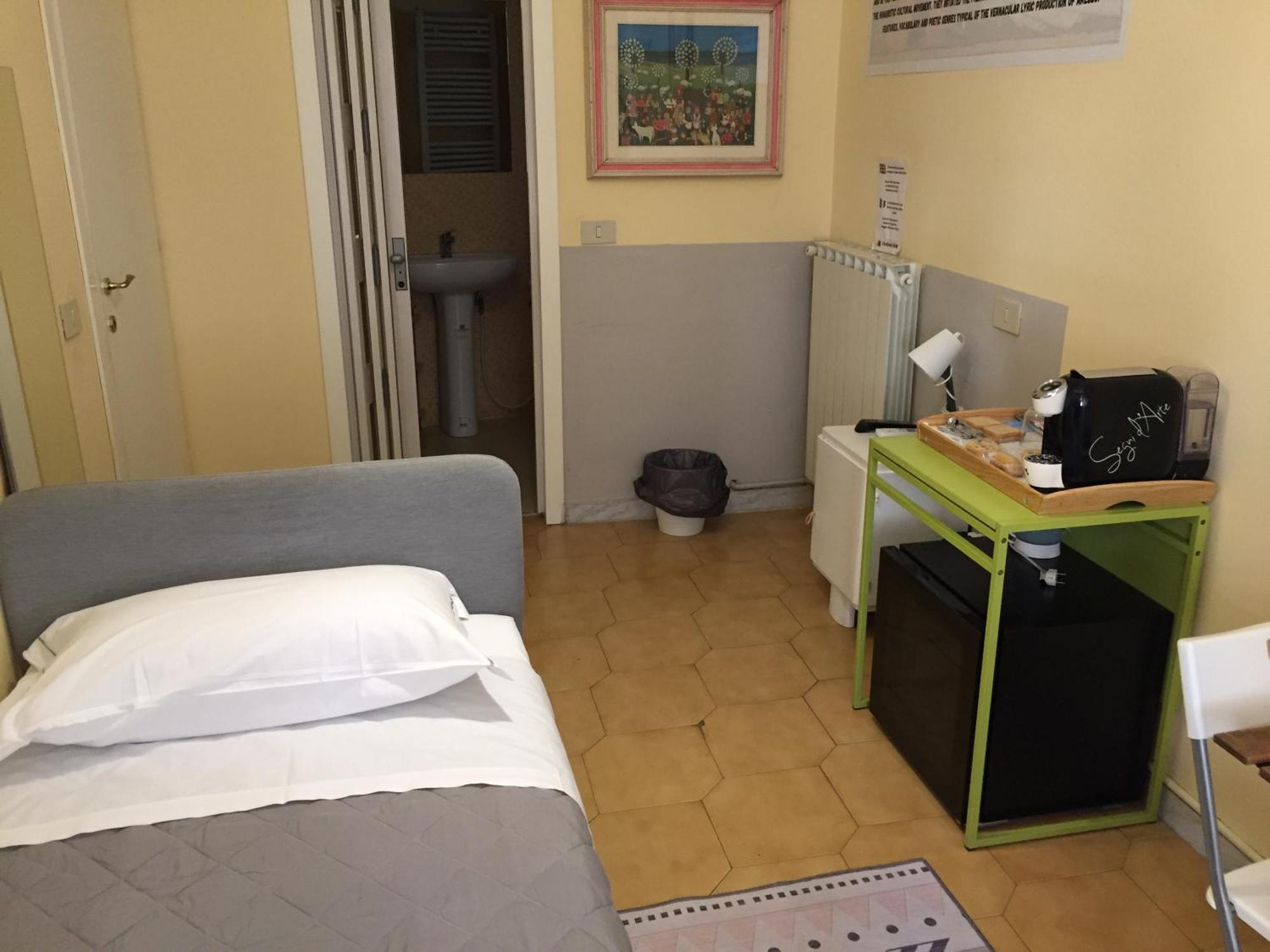 6 Keys Bed & Breakfast Pisa Exterior photo